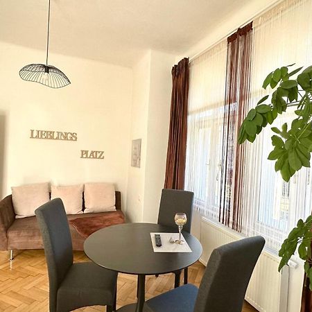 Apartment Im Gruenen ลีโอเบน ภายนอก รูปภาพ