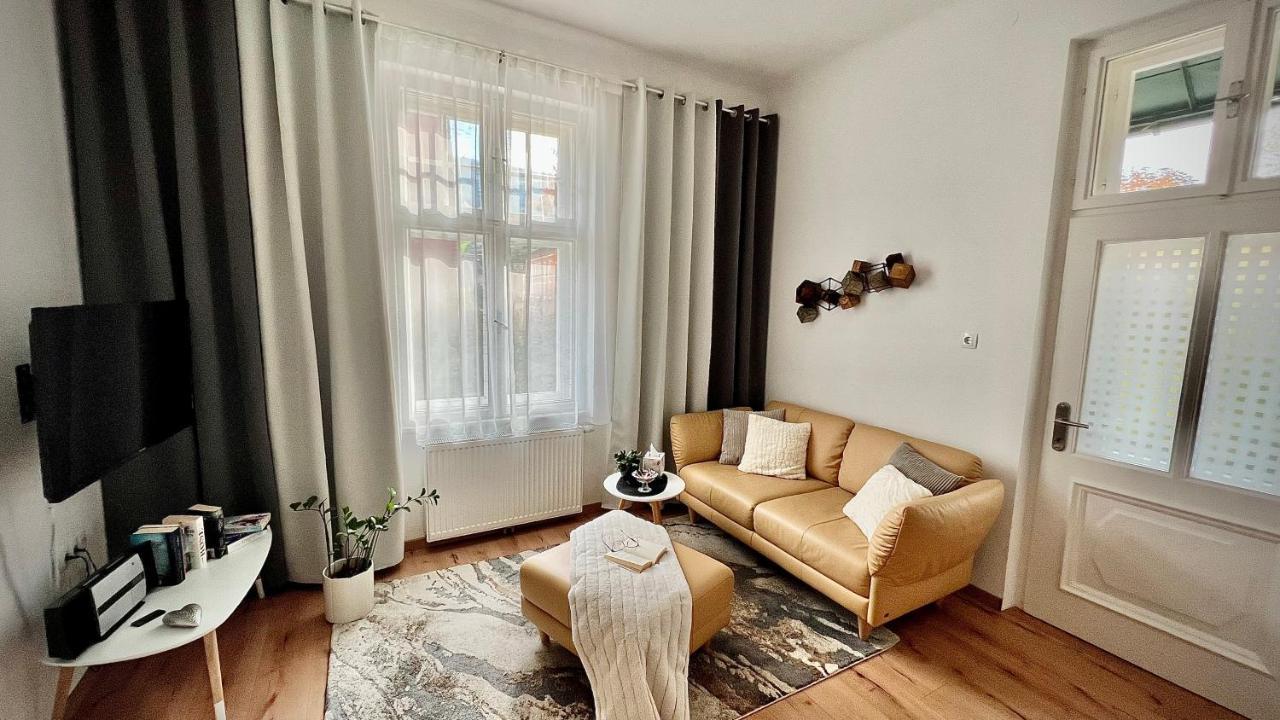 Apartment Im Gruenen ลีโอเบน ภายนอก รูปภาพ