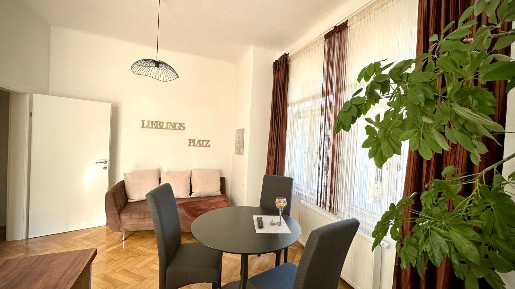 Apartment Im Gruenen ลีโอเบน ภายนอก รูปภาพ