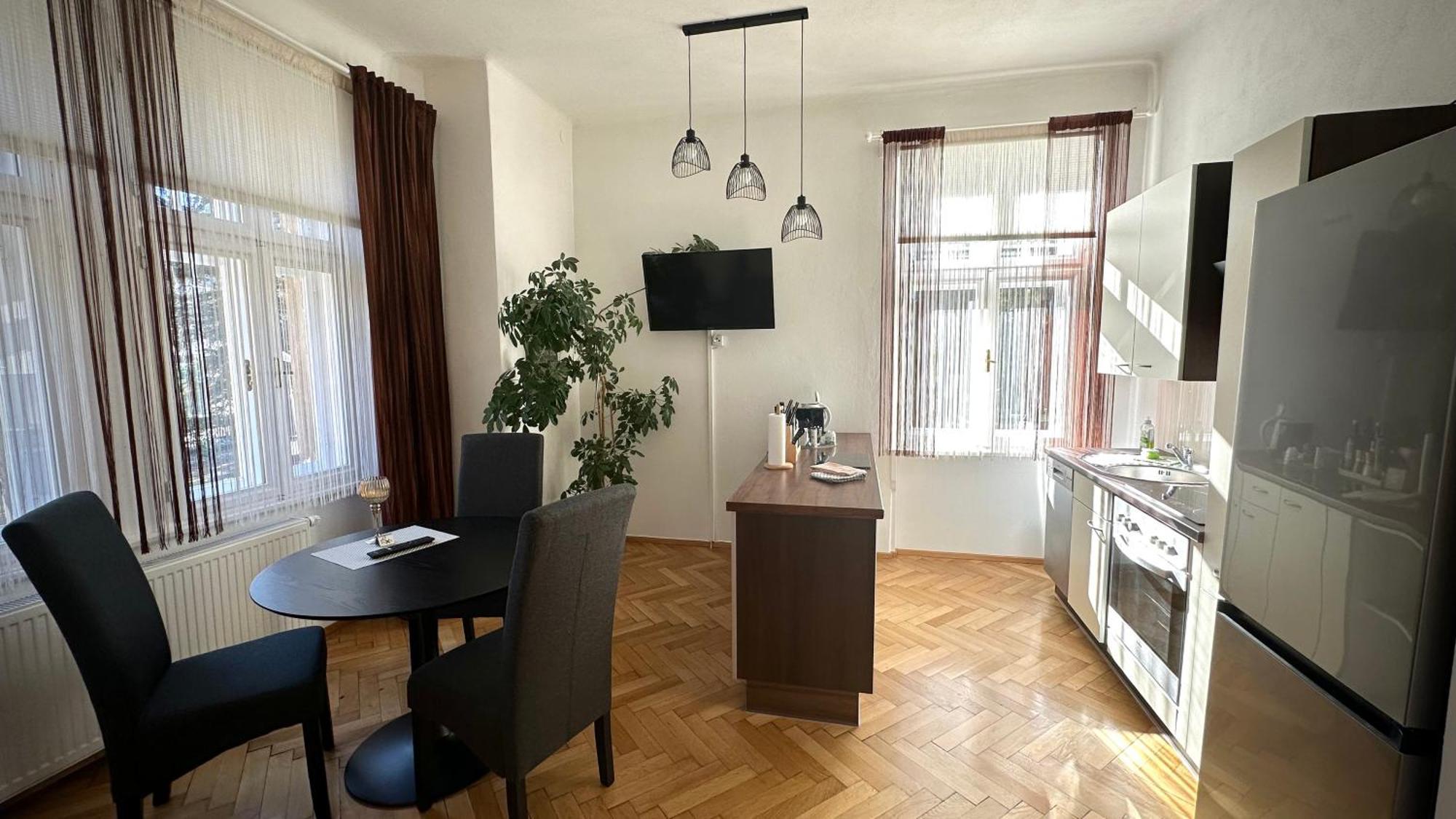 Apartment Im Gruenen ลีโอเบน ภายนอก รูปภาพ